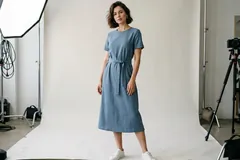 Повседневное платье на модели