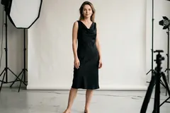 Коктейльное платье на модели